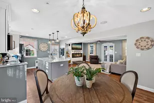 8206 Robin Hood Ct, Towson, MD 21204 - Photo 25