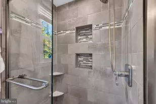 8206 Robin Hood Ct, Towson, MD 21204 - Photo 39