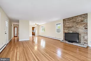 1911 Rolling Glen Rd, Baltimore, MD 21228 - Photo 5