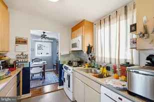 6104 Sunny Ln, Baltimore, MD 21207 - Photo 11