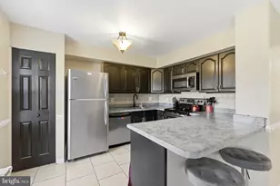 543 Brighton Pl, Essex, MD 21221 - Photo 9