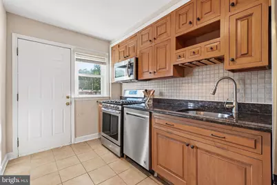 5509 Medwick Garth S, Catonsville, MD 21228 - Photo 9