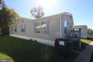 5 Cool Breeze Dr, Middle River, MD 21220 - Photo 3