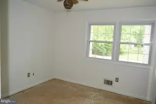 8814 Lafayette Dr, Owings, MD 20736 - Photo 9