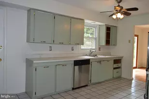 8814 Lafayette Dr, Owings, MD 20736 - Photo 7