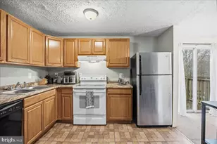 801 Calvert Towne Dr, Prince Frederick, MD 20678 - Photo 17