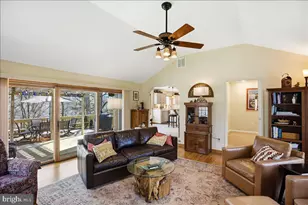 300 Owings Hill Ct, Owings, MD 20736 - Photo 17