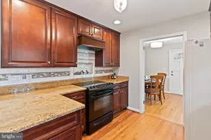 11219 Lakeview Dr, Dunkirk, MD 20754 - Photo 9