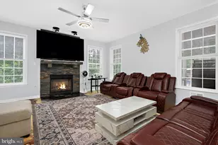 2135 Fireberry Ct, Prince Frederick, MD 20678 - Photo 7
