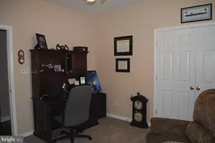 170 Coventry Ct, Owings, MD 20736 - Photo 17