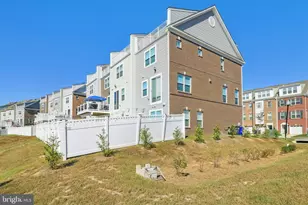 11720 Emily Dickinson Pl, White Plains, MD 20695 - Photo 47