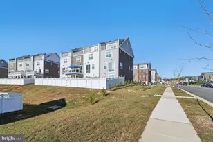 11720 Emily Dickinson Pl, White Plains, MD 20695 - Photo 49