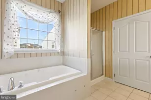 136 Hawthorne Greene Cir, La Plata, MD 20646 - Photo 21