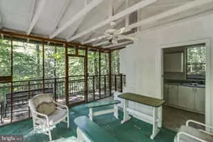 6095 Manor Ln, La Plata, MD 20646 - Photo 11