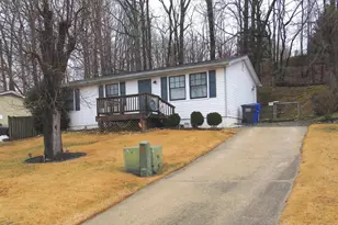 6989 Heather Dr, Bryans Road, MD 20616 - Photo 3