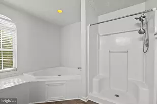 2230 Community Dr, Waldorf, MD 20601 - Photo 35