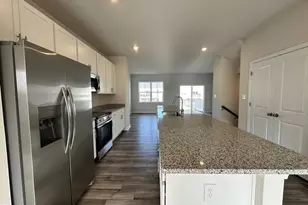 10986 Barnard Pl, White Plains, MD 20695 - Photo 3