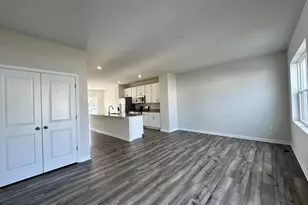 10976 Barnard Pl, White Plains, MD 20695 - Photo 7