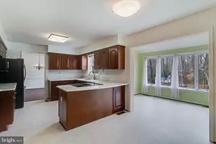 1013 Suffolk Dr, La Plata, MD 20646 - Photo 9