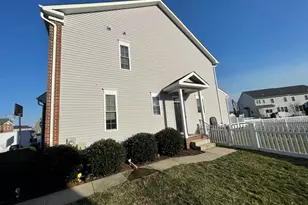 1004 Clover Cir, La Plata, MD 20646 - Photo 3