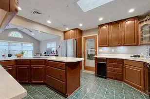 9227 Mimosa Dr, La Plata, MD 20646 - Photo 11