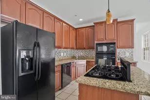 7446 Tottenham Dr, White Plains, MD 20695 - Photo 9