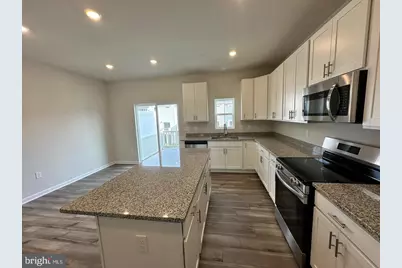 5556 Marksburg Pl, White Plains, MD 20695 - Photo 3