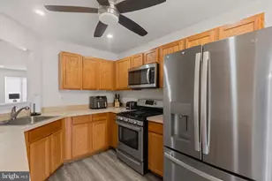 10906 W Point Pl, White Plains, MD 20695 - Photo 13