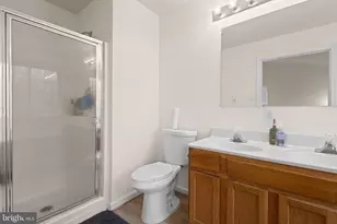 10906 W Point Pl, White Plains, MD 20695 - Photo 21