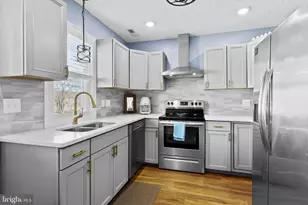 202 Oak Ave, La Plata, MD 20646 - Photo 3