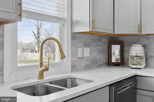 202 Oak Ave, La Plata, MD 20646 - Photo 5