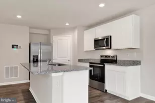 166 Charming Frst Ave, La Plata, MD 20646 - Photo 7