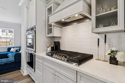 10939 Drummond Place, White Plains, MD 20695 - Photo 17