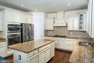 11287 St Christopher Dr, White Plains, MD 20695 - Photo 17