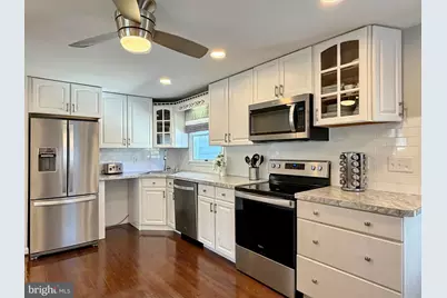 108 W Hawthorne Drive, La Plata, MD 20646 - Photo 9