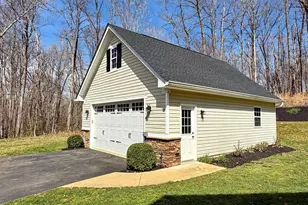 11504 Thicketty Holly Pl, La Plata, MD 20646 - Photo 3