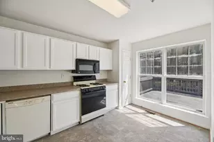 8421 Gauntlet Pl, White Plains, MD 20695 - Photo 17