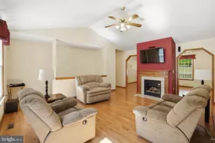 7173 Juliette Low Ln, Hughesville, MD 20637 - Photo 9