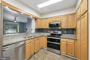 907 Charles St, La Plata, MD 20646 - Photo 13
