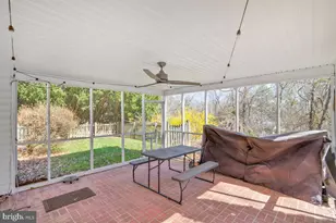 907 Charles St, La Plata, MD 20646 - Photo 9
