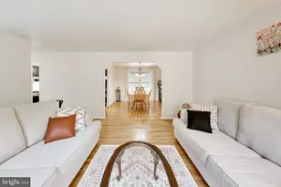8709 Valley Dr, Waldorf, MD 20603 - Photo 9
