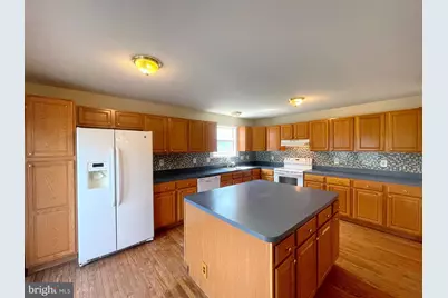 10389 Chamberlin Court E, Waldorf, MD 20601 - Photo 7