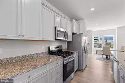 10893 Drummond Place, White Plains, MD 20695 - Photo 5