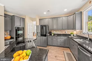 10352 Whittier Ct, White Plains, MD 20695 - Photo 5
