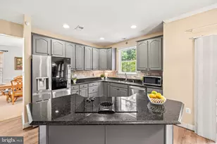 10352 Whittier Ct, White Plains, MD 20695 - Photo 3