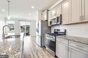 11687 Emily Dickinson Pl, White Plains, MD 20695 - Photo 9