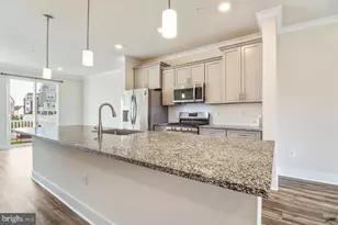 11687 Emily Dickinson Pl, White Plains, MD 20695 - Photo 7
