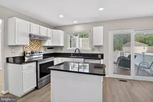 4315 Castletower Ct, White Plains, MD 20695 - Photo 7