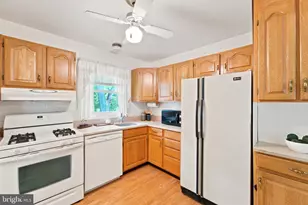 206 Stoddert Ave, Waldorf, MD 20602 - Photo 3
