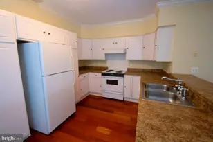 303 Apt 2E Charles St, La Plata, MD 20646 - Photo 7